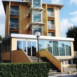https://hotel-florida-tirrenia.it-tuscanyhotel.com