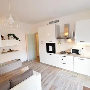 Apartment Uptoyou, Milan